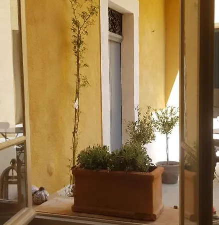 Jolie Maison De Ville La Petite Magnanerie La Roque-d'Antheron Exterior photo